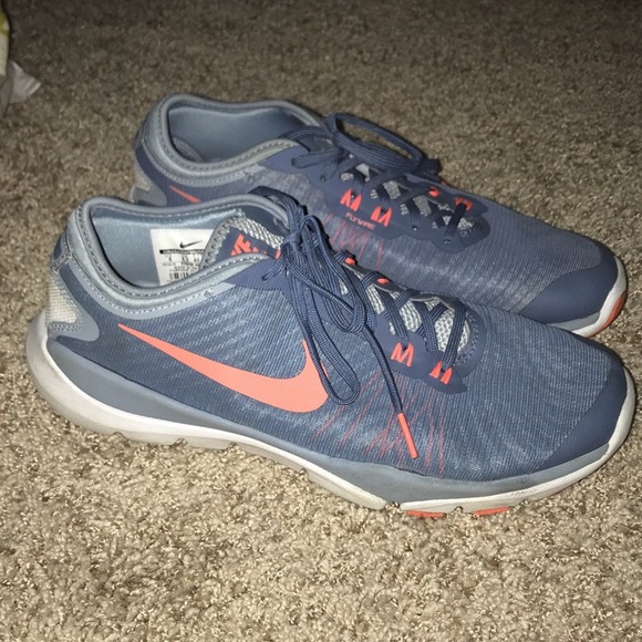 Nike Tennis Shoes!! - Picture 2 of 3